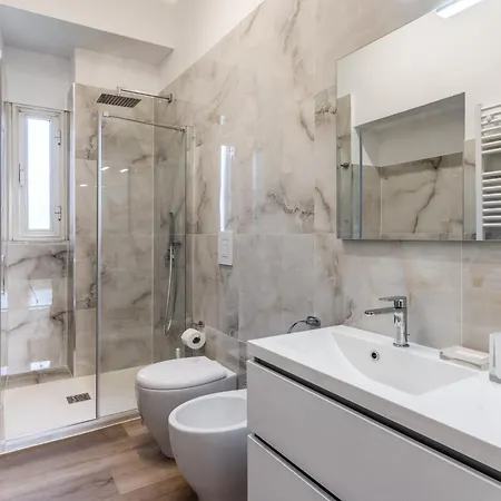 Deluxe Suite, Floor Stunning View! Rome
