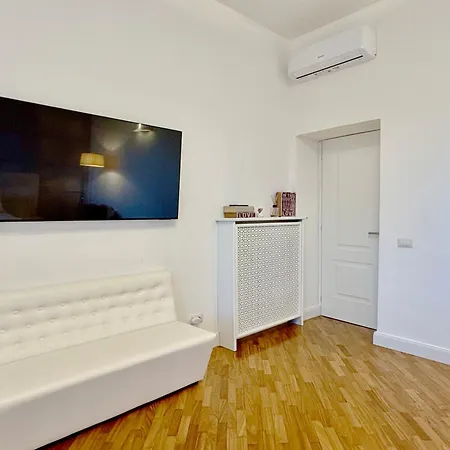 Deluxe Suite, Floor Stunning View! Rome