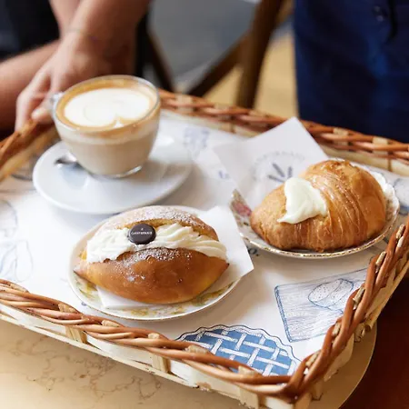 Deluxe Suite, Floor Stunning View!